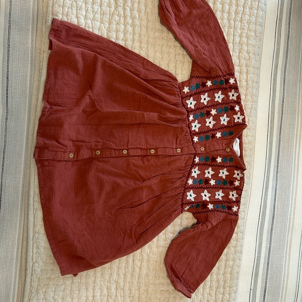 Girls Zara linen dress.